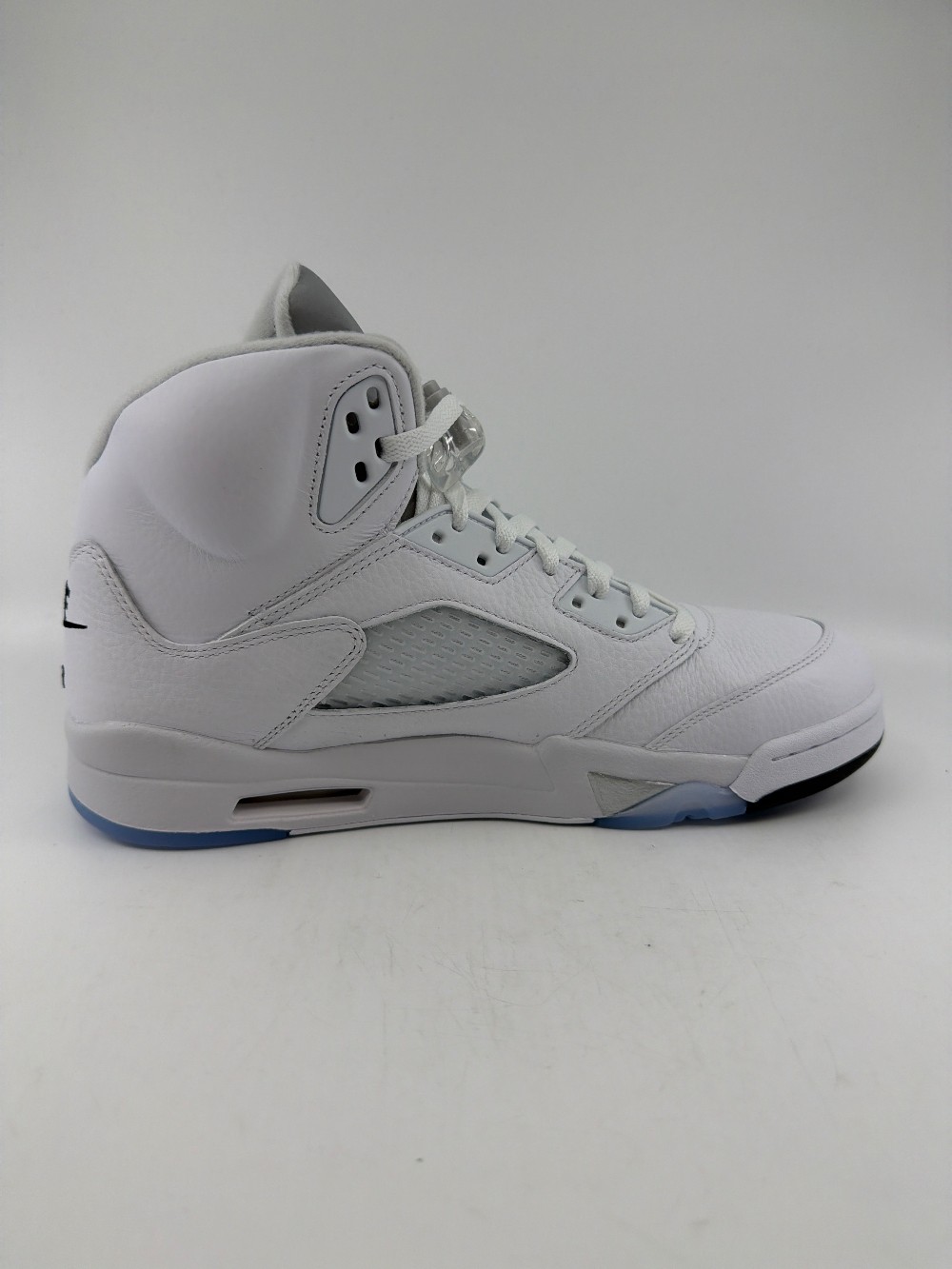 AJ 5 - WHITE METALLIC (2026)