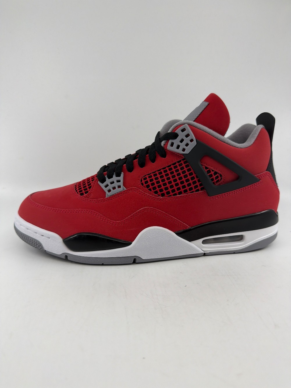 AJ 4 - TORO BRAVO (2026)