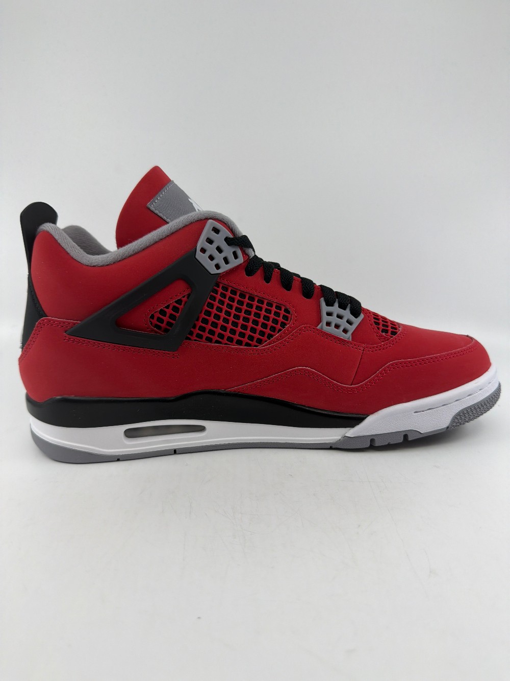 AJ 4 - TORO BRAVO (2026)