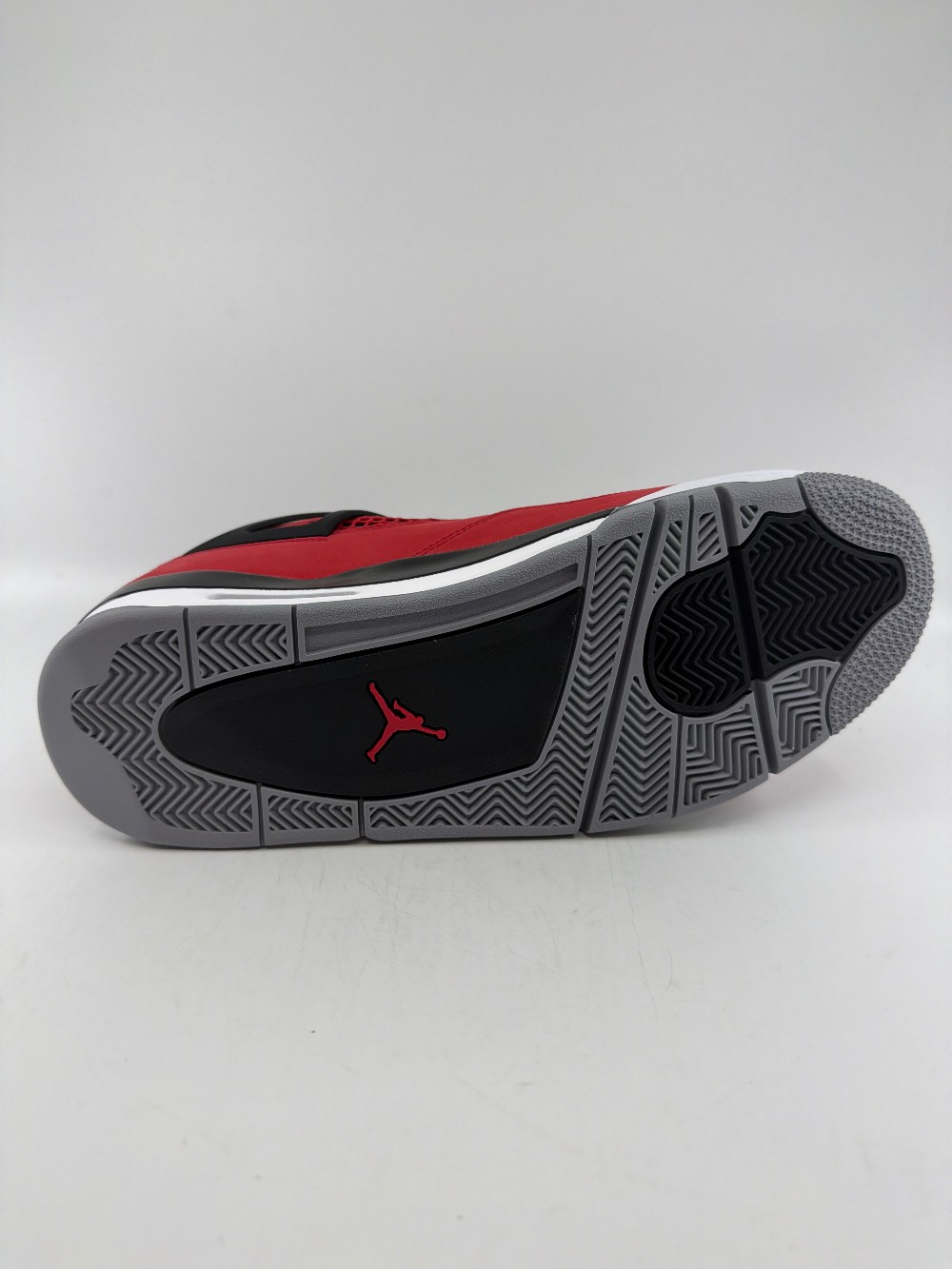 AJ 4 - TORO BRAVO (2026)