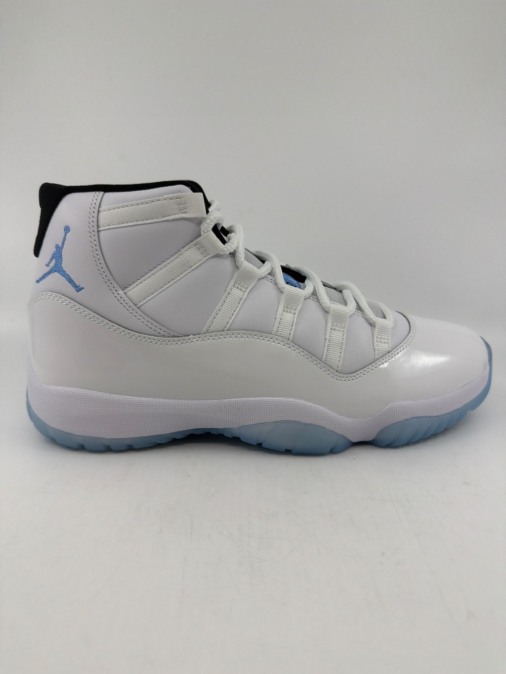 AJ 11 - LEGEND BLUE (2024)