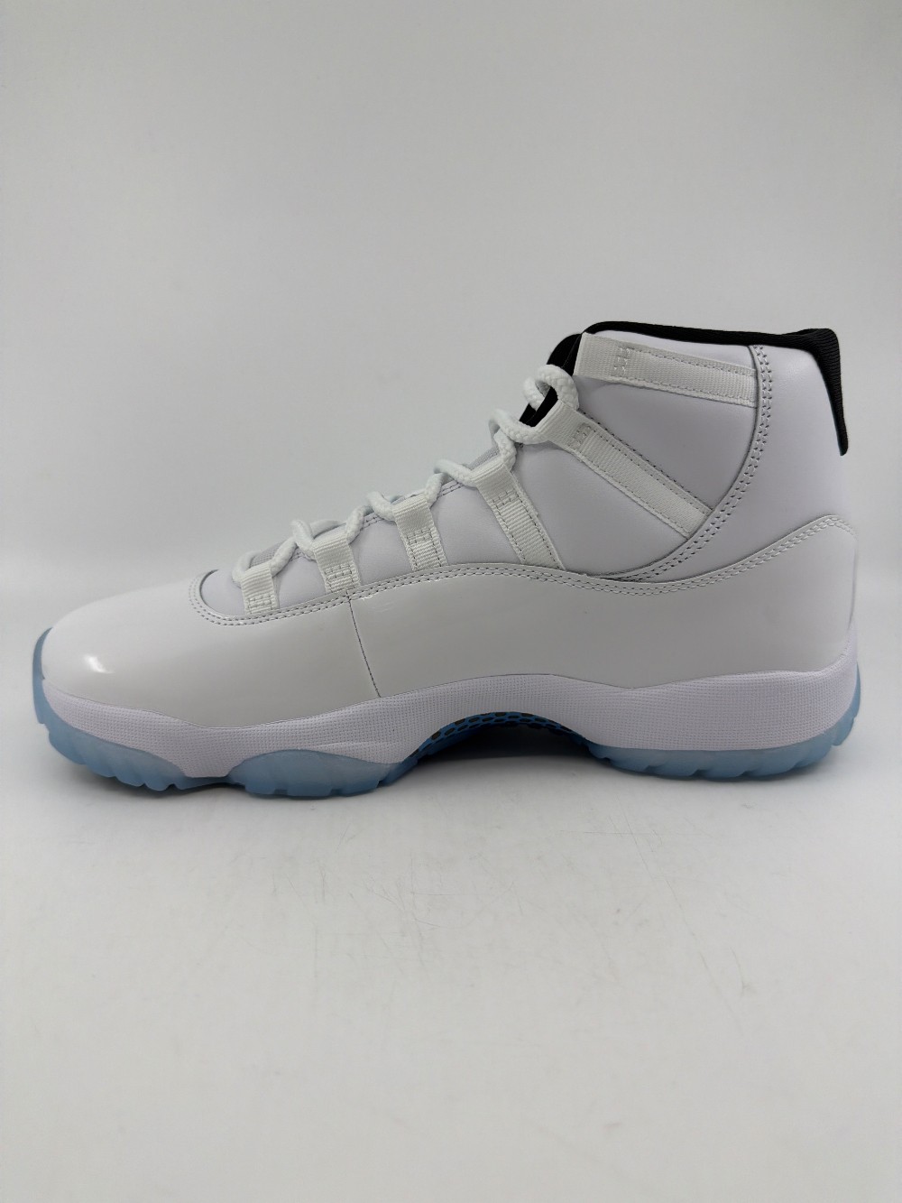 AJ 11 - LEGEND BLUE (2024)