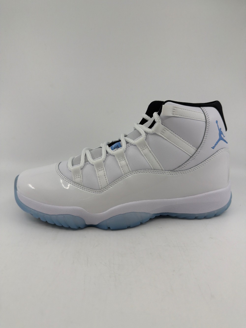 AJ 11 - LEGEND BLUE (2024)