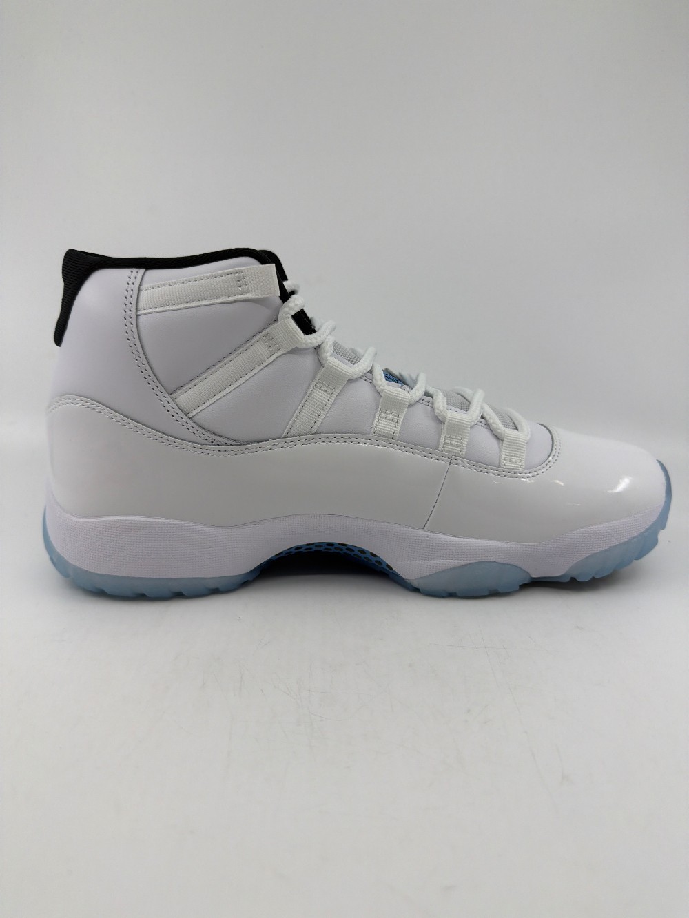 AJ 11 - LEGEND BLUE (2024)