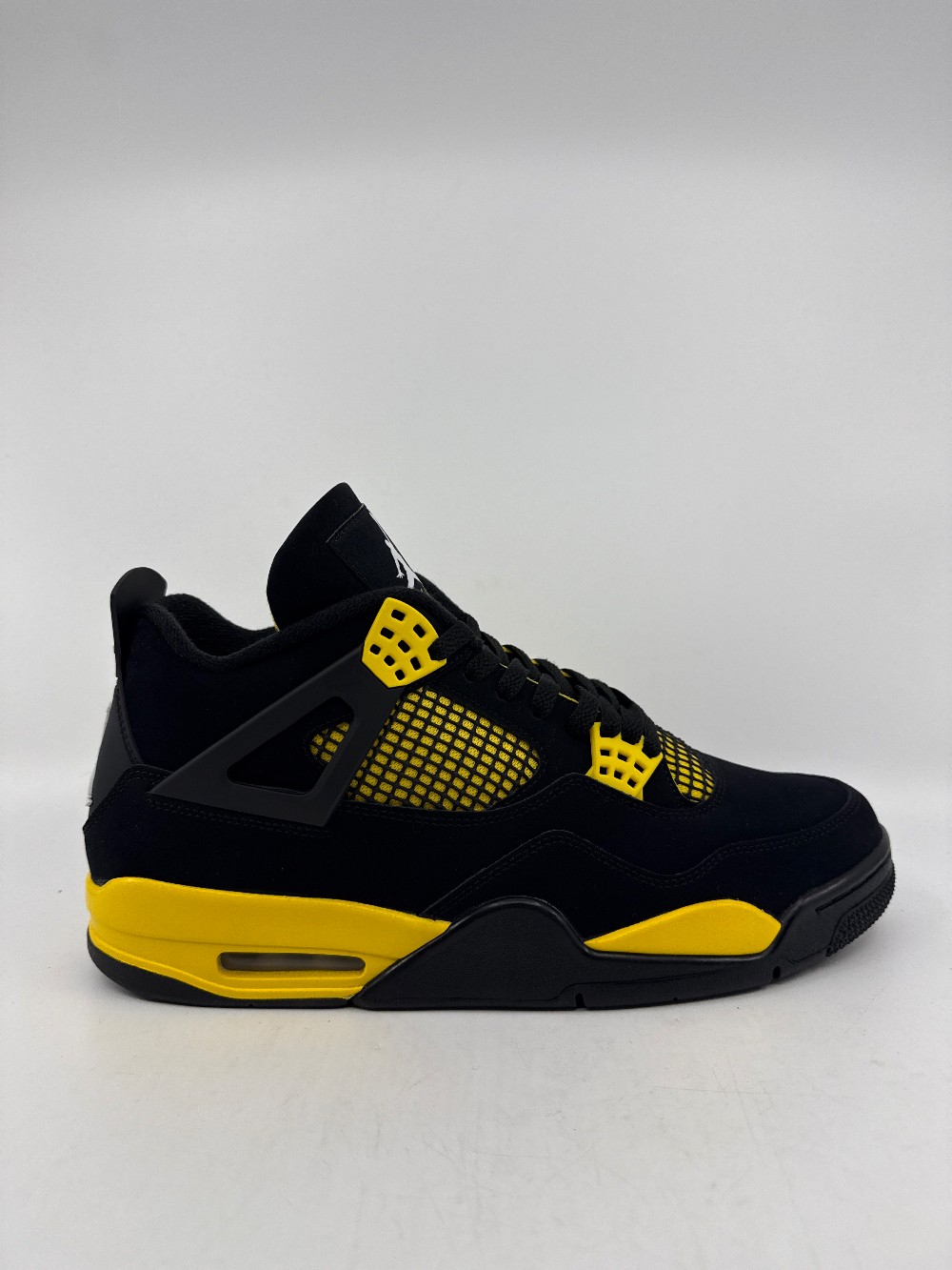 *VNDS* AJ 4 - THUNDER (2023)