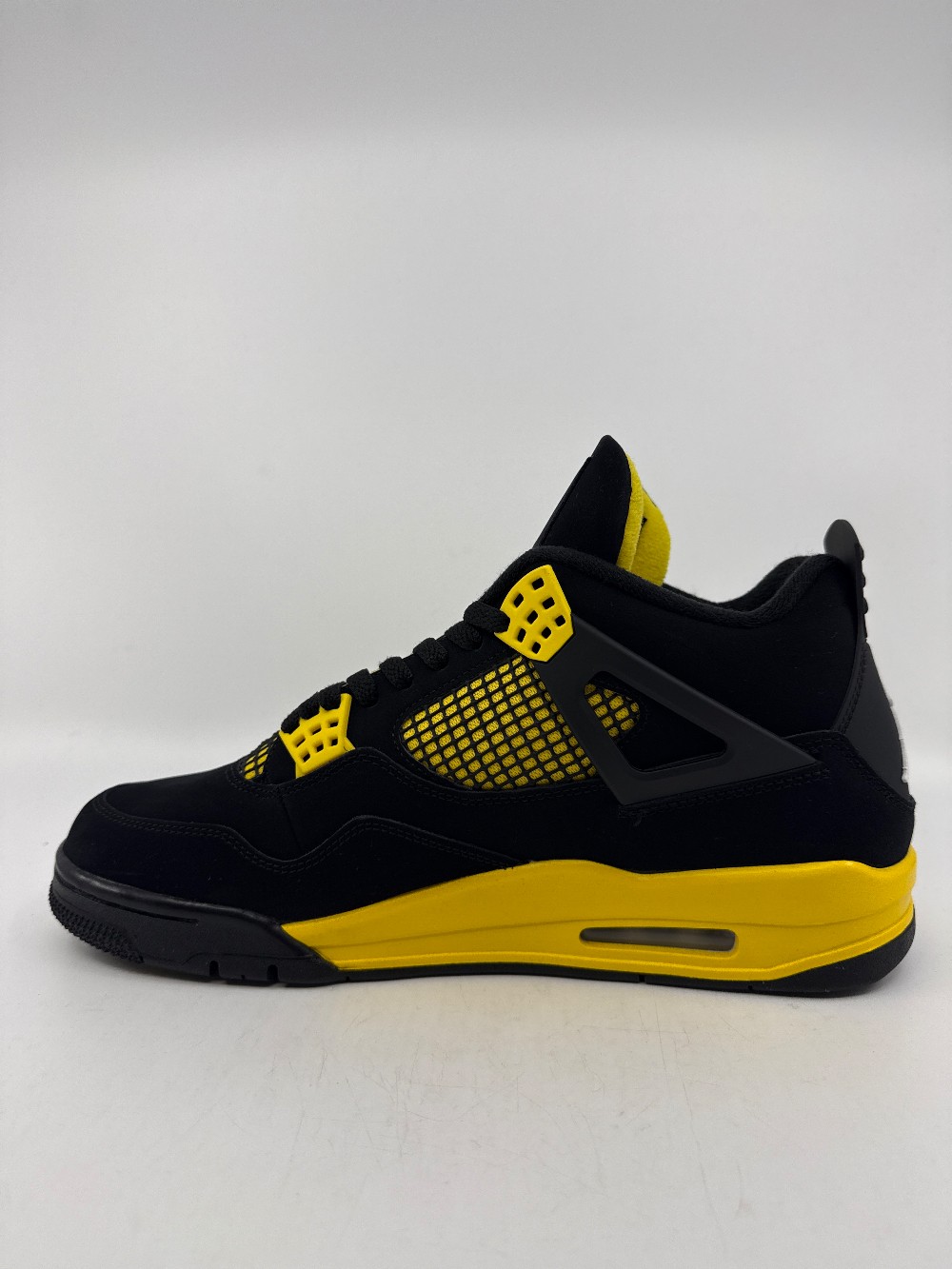 *VNDS* AJ 4 - THUNDER (2023)