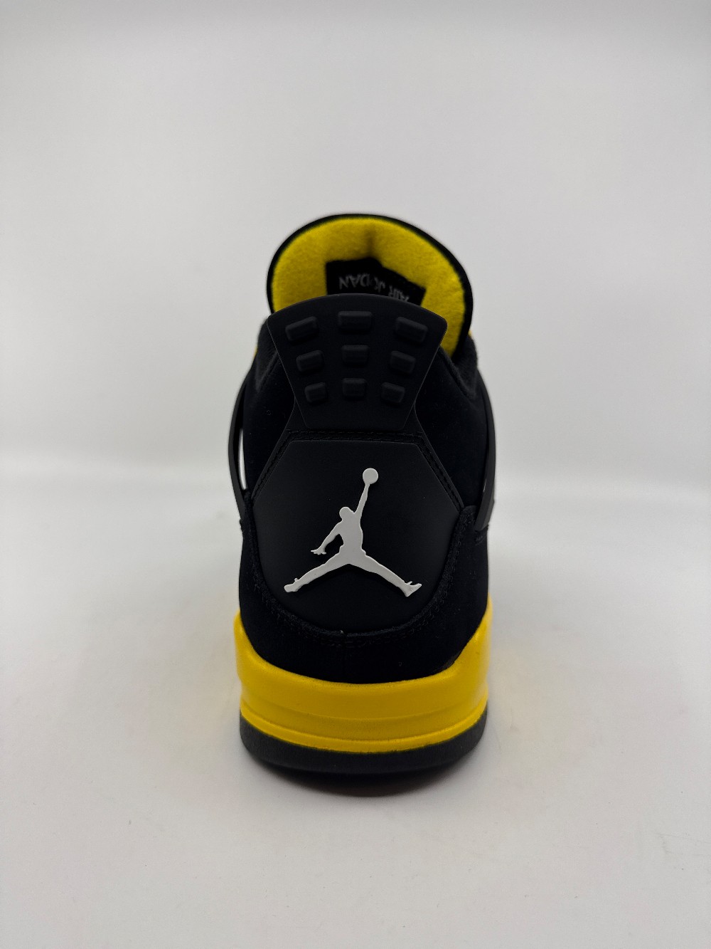 *VNDS* AJ 4 - THUNDER (2023)