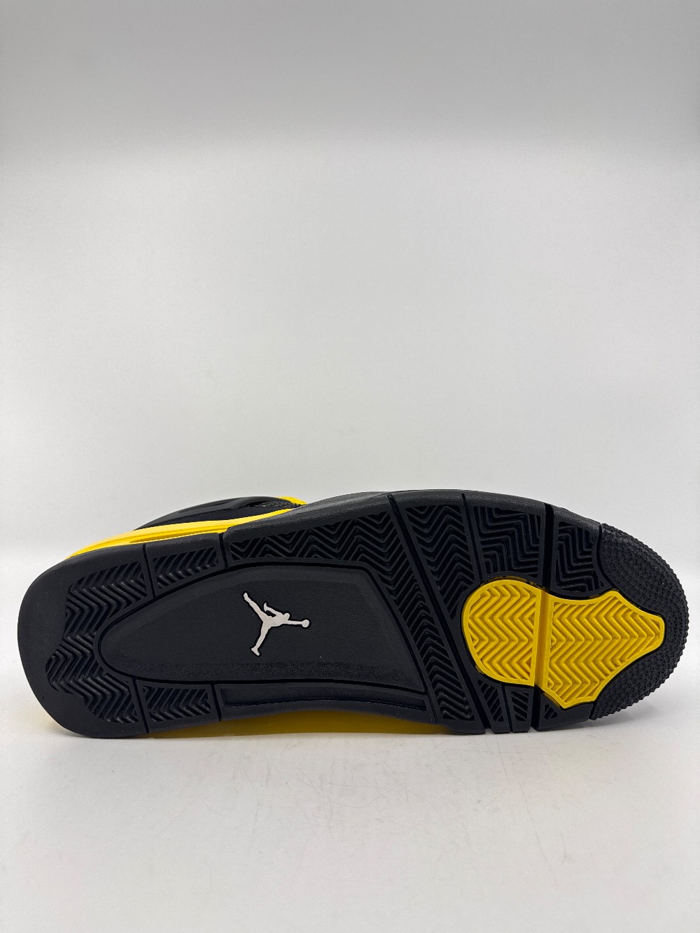 *VNDS* AJ 4 - THUNDER (2023)
