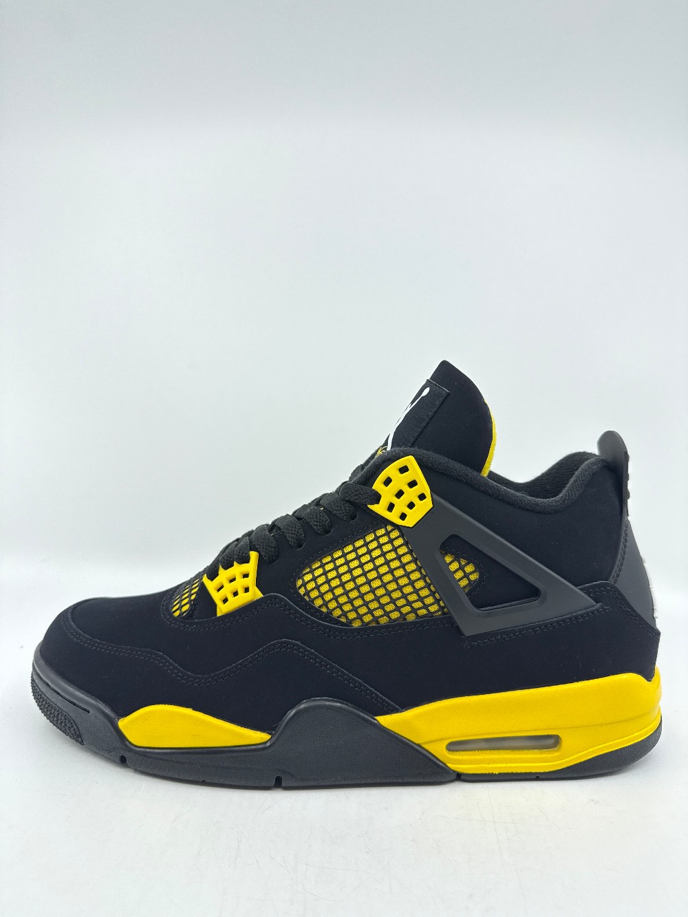 *VNDS* AJ 4 - THUNDER (2023)