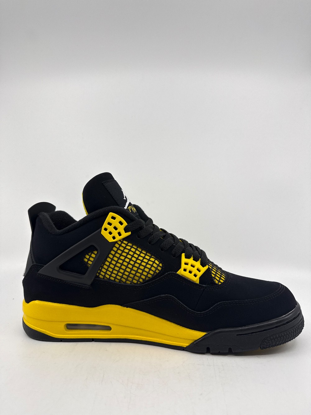 *VNDS* AJ 4 - THUNDER (2023)