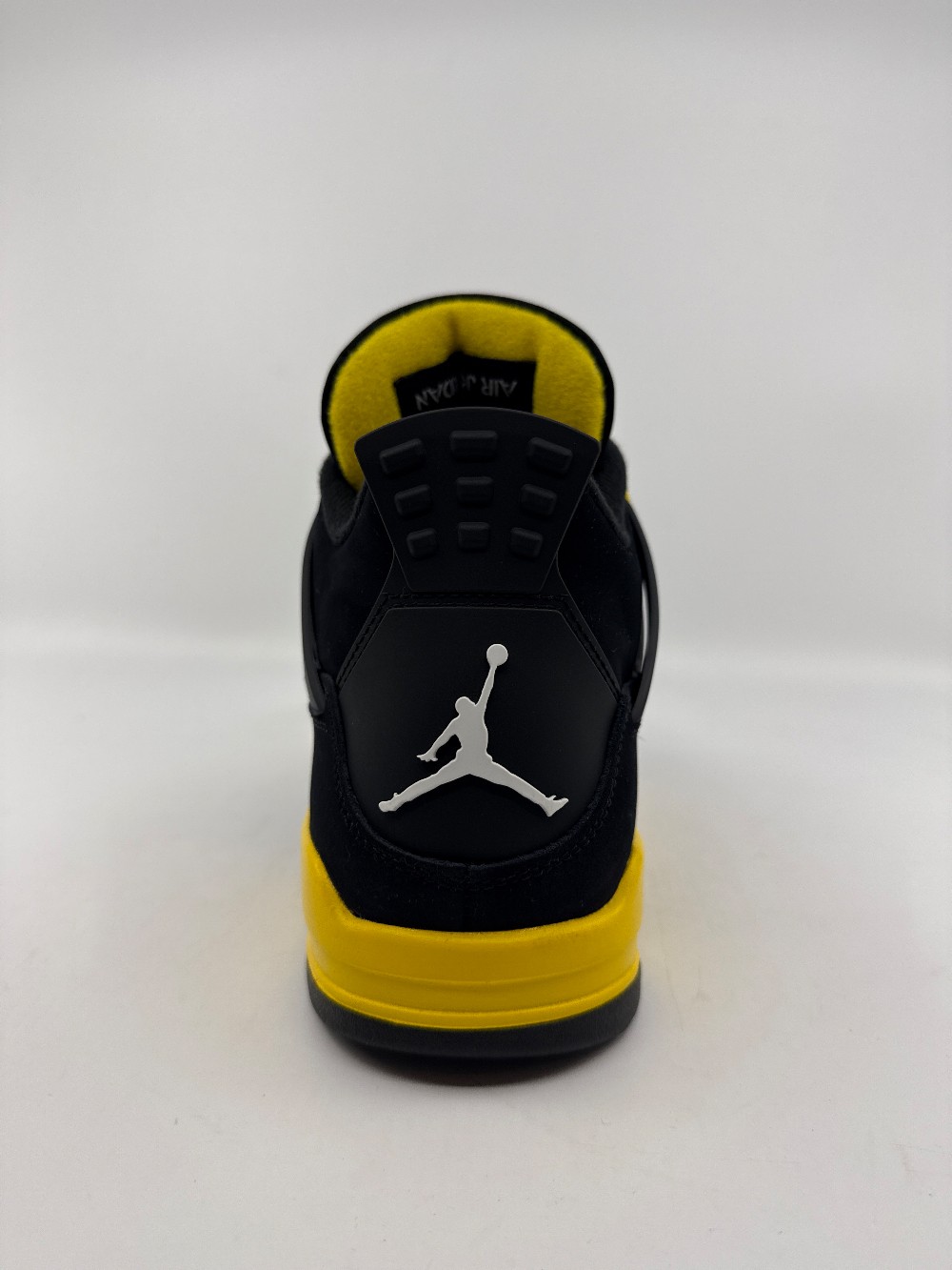 *VNDS* AJ 4 - THUNDER (2023)