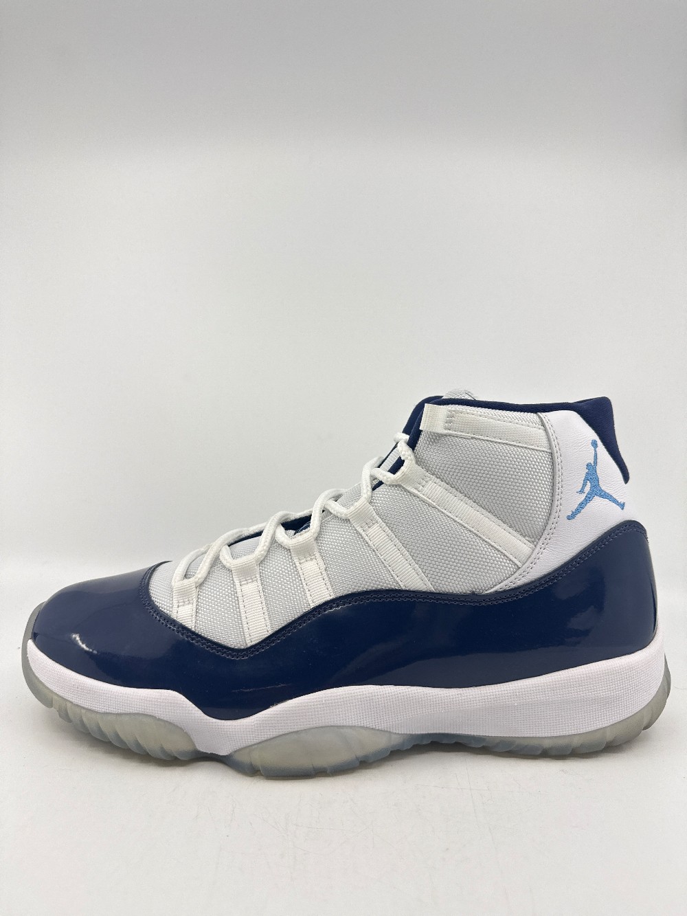 *USED* AJ 11 - UNC WIN LIKE 82
