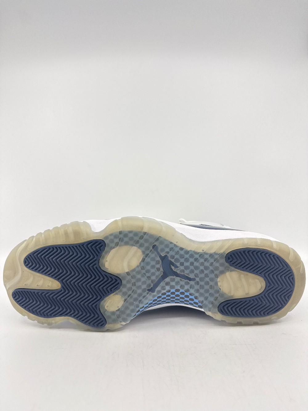 *USED* AJ 11 - UNC WIN LIKE 82
