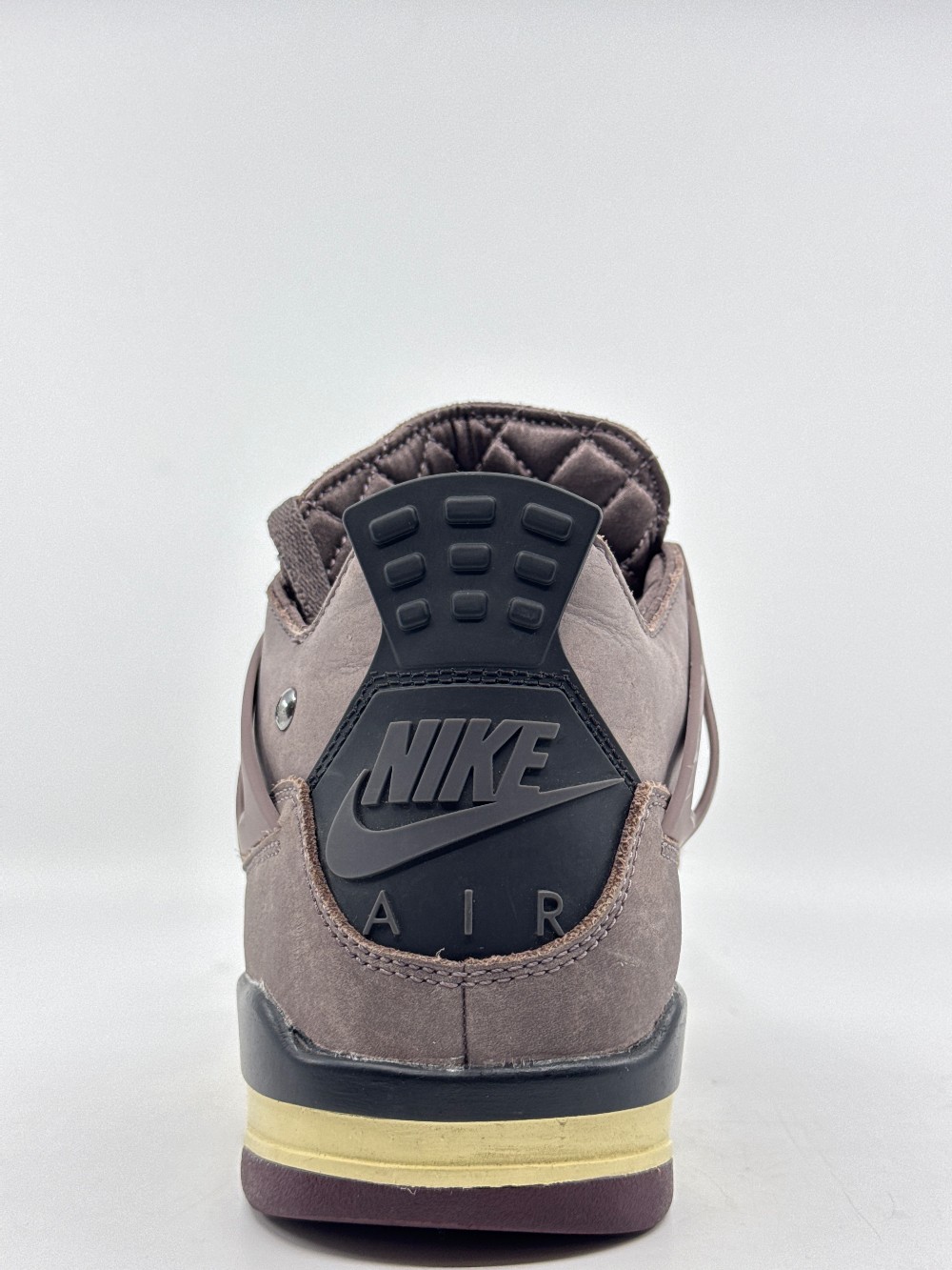 *USED* AJ 4 X A MA MANIERE - VIOLET ORE