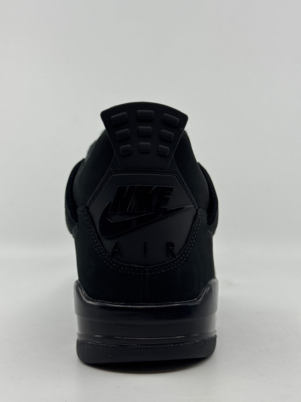 AJ 4 - BLACK CAT (2025)
