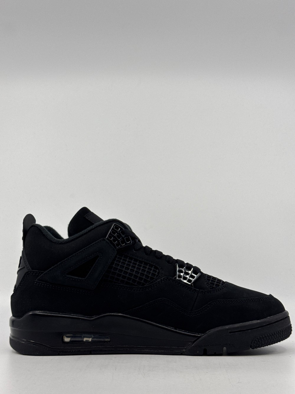 AJ 4 - BLACK CAT (2025)