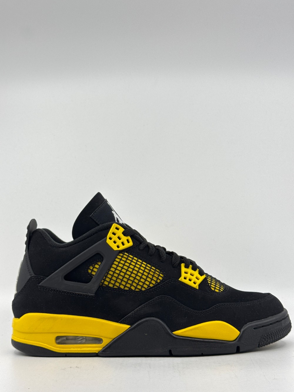 *USED* AJ 4 - THUNDER (2023)