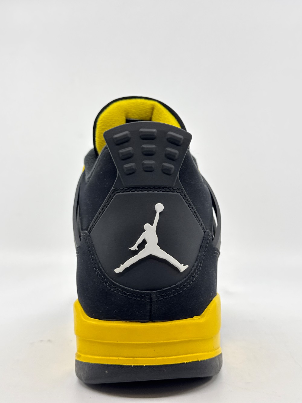 *USED* AJ 4 - THUNDER (2023)