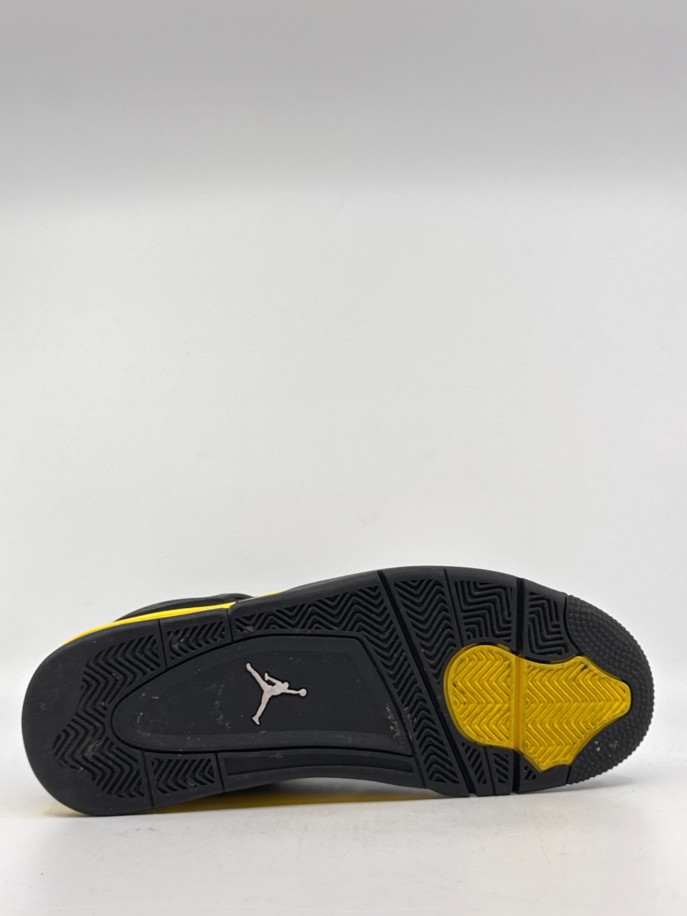 *USED* AJ 4 - THUNDER (2023)