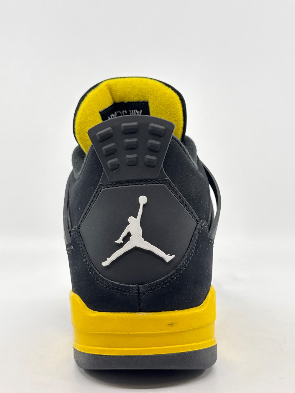 *USED* AJ 4 - THUNDER (2023)