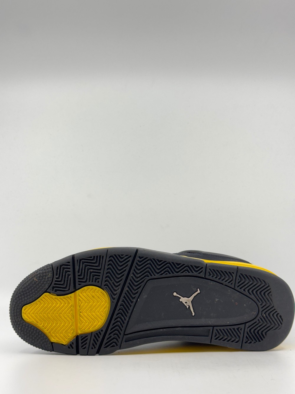 *USED* AJ 4 - THUNDER (2023)