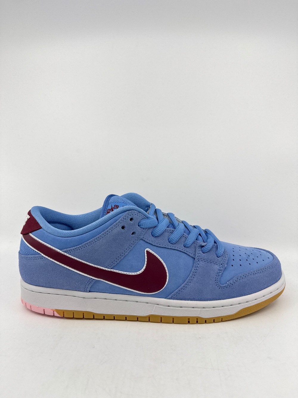 NIKE SB DUNK LOW - PHILADELPHIA PHILLIES