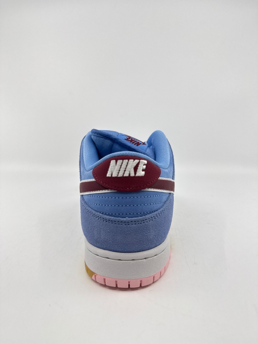 NIKE SB DUNK LOW - PHILADELPHIA PHILLIES
