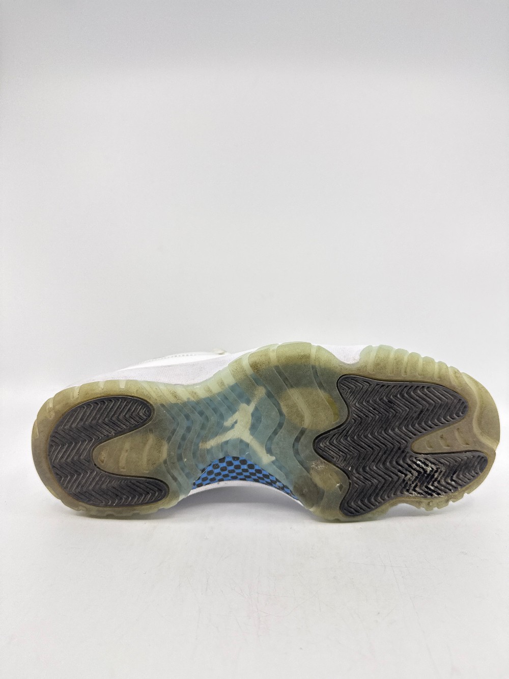 *USED* AJ 11 LOW - LEGEND BLUE