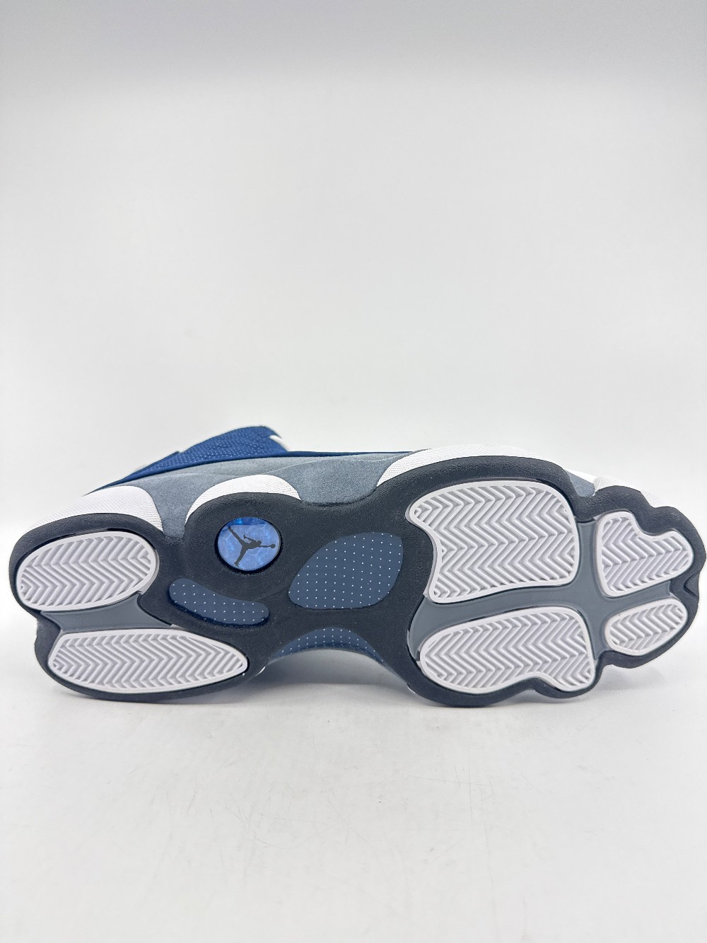 AJ 13 - FLINT (2020)