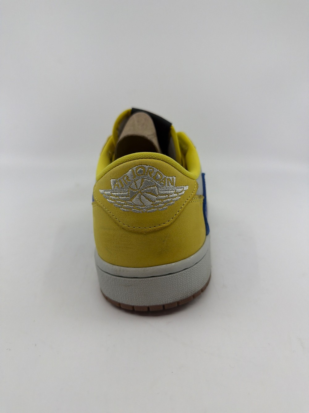 *USED* AJ 1 LOW X TRAVIS SCOTT (W) - CANARY