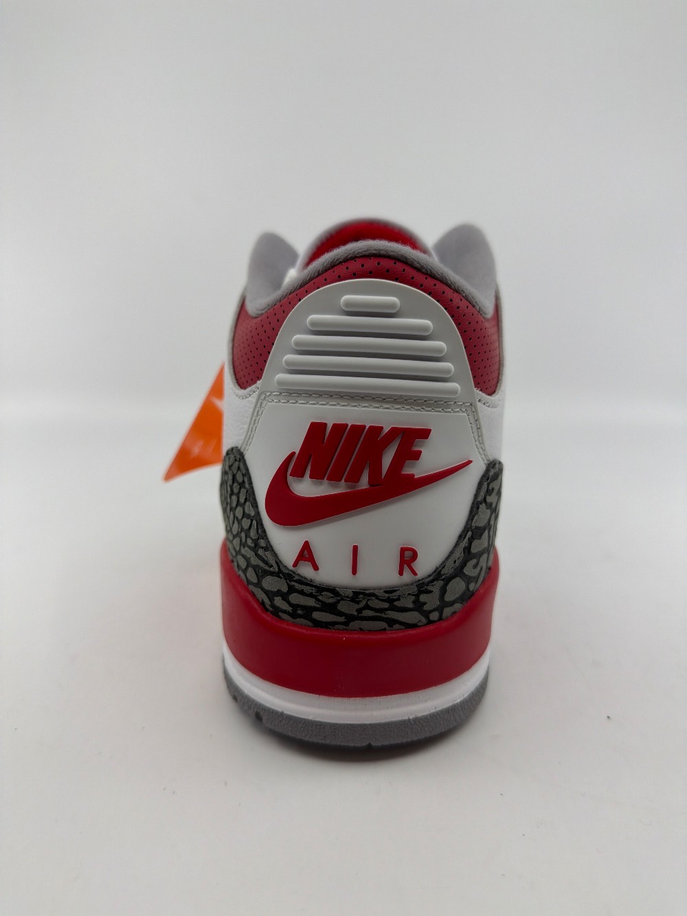 AJ 3 - FIRE RED (2022)
