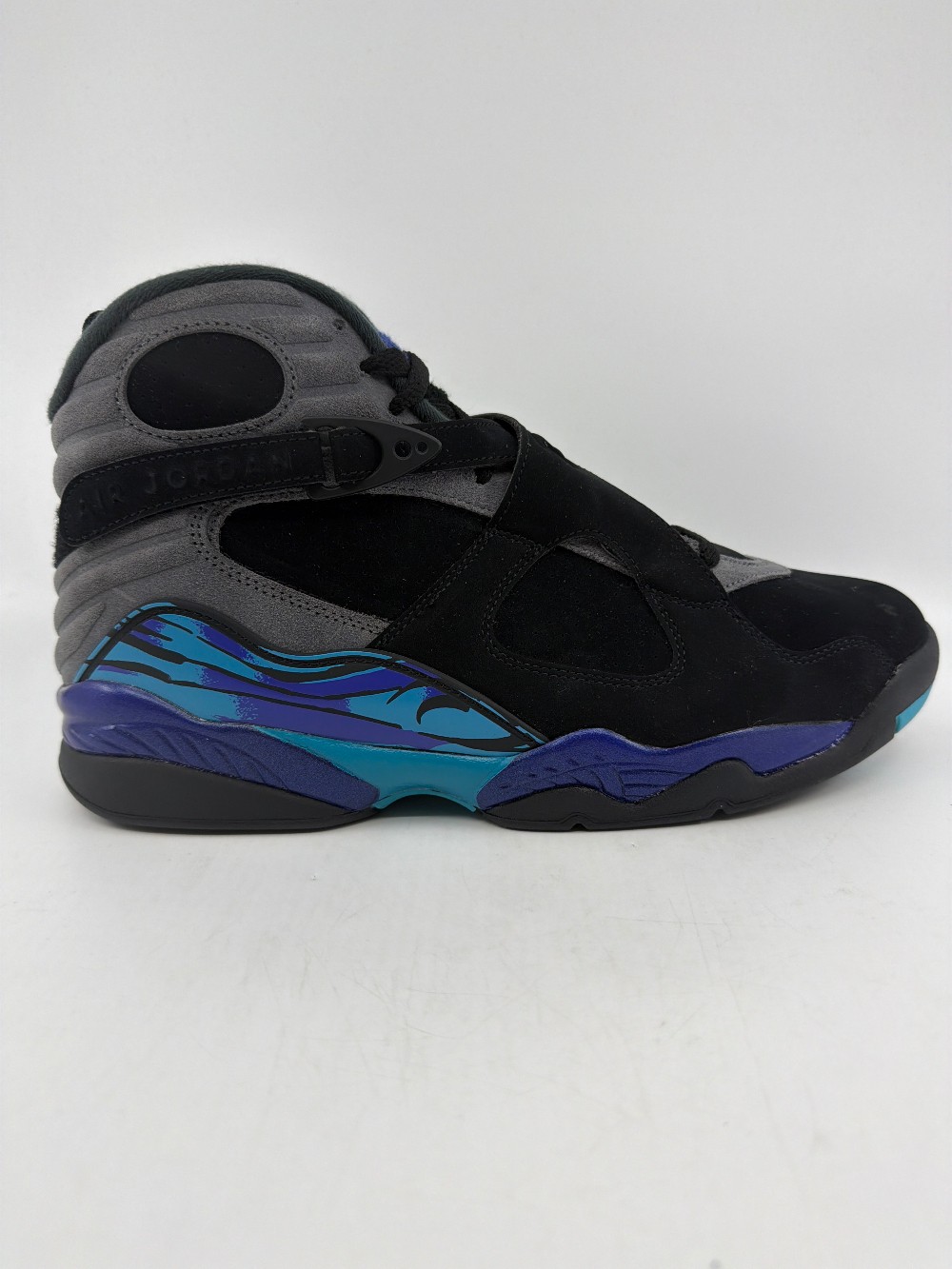 AJ 8 - AQUA (2025)