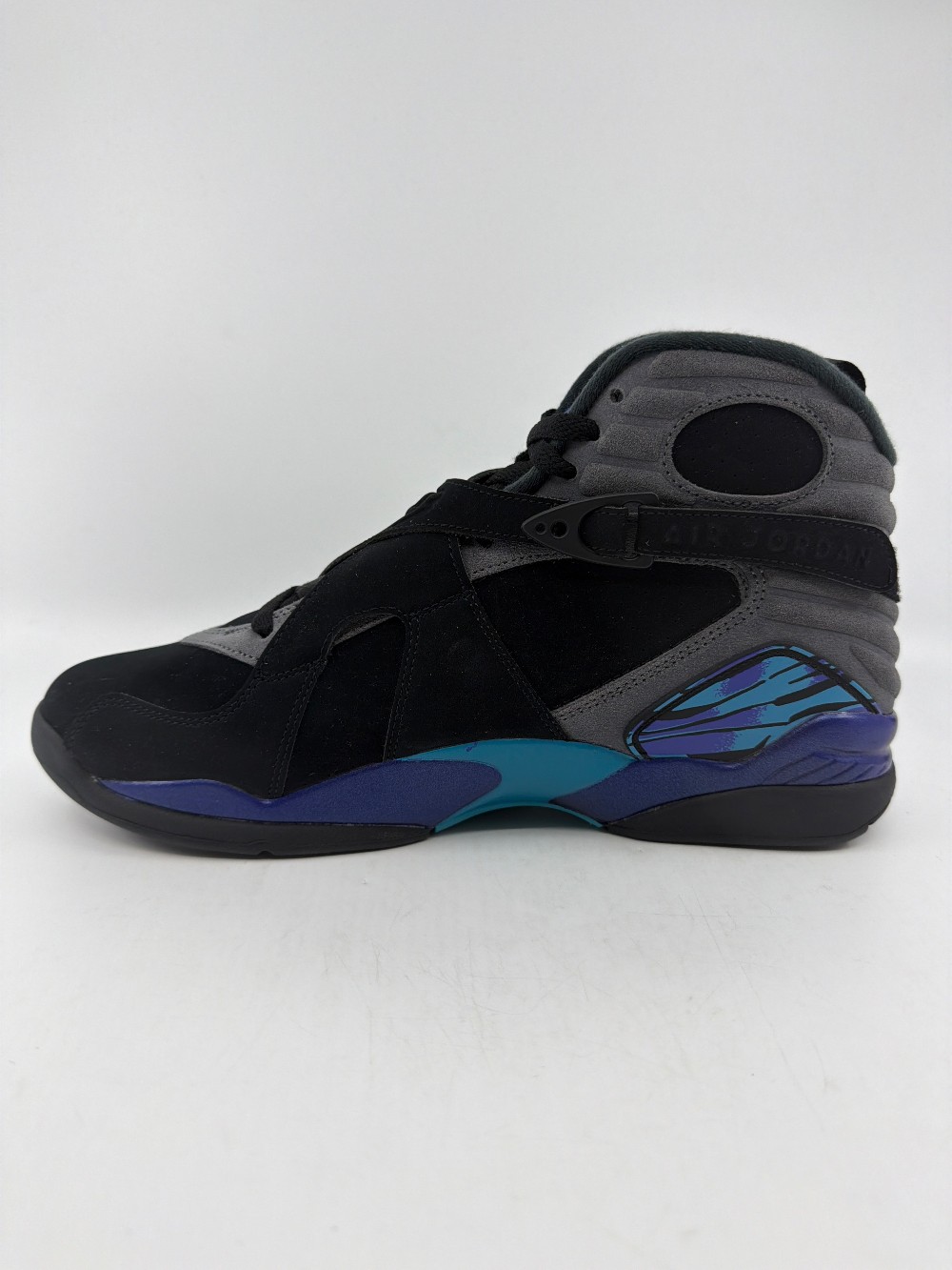 AJ 8 - AQUA (2025)