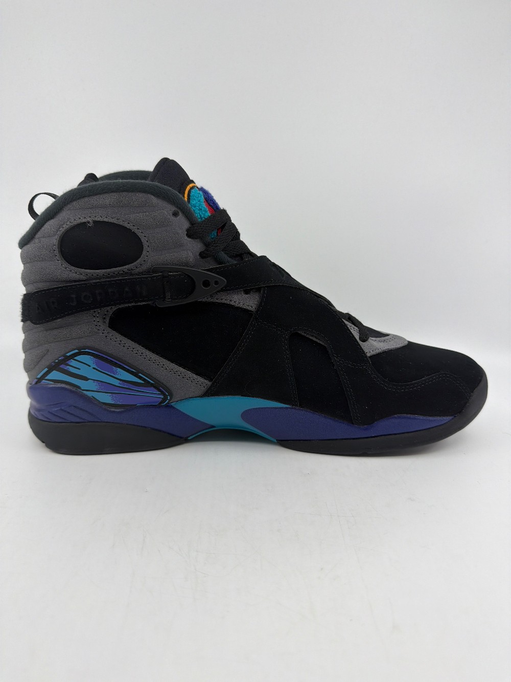 AJ 8 - AQUA (2025)