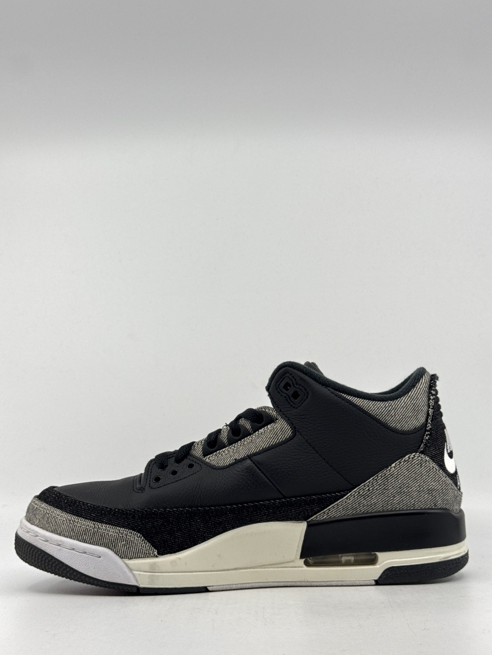 *USED* AJ 3 X LEVIS - BLACK