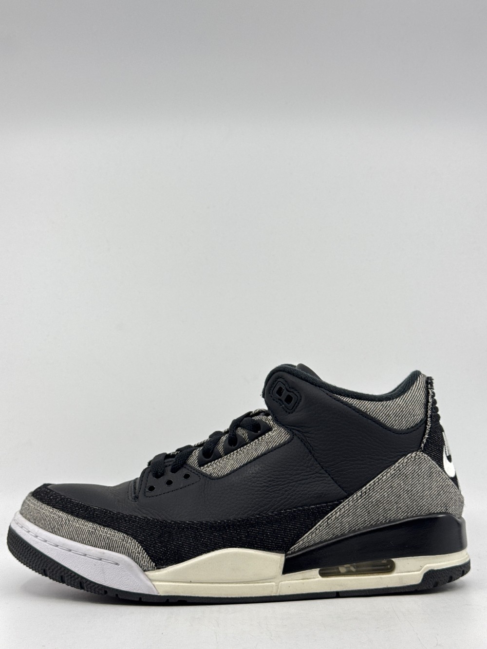 *USED* AJ 3 X LEVIS - BLACK