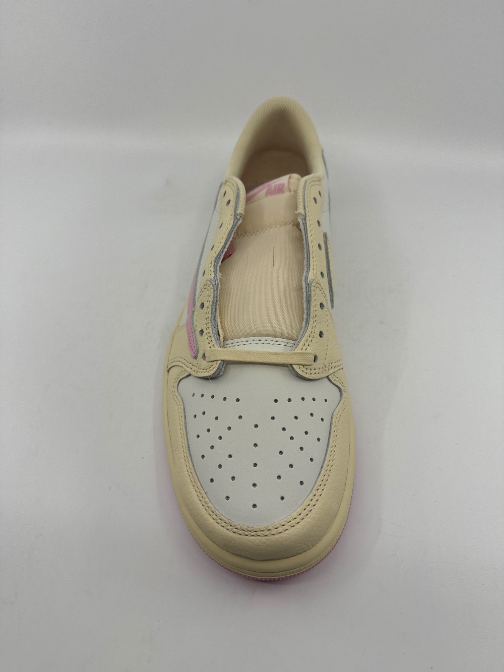 AJ 1 LOW X TRAVIS SCOTT - SHY PINK