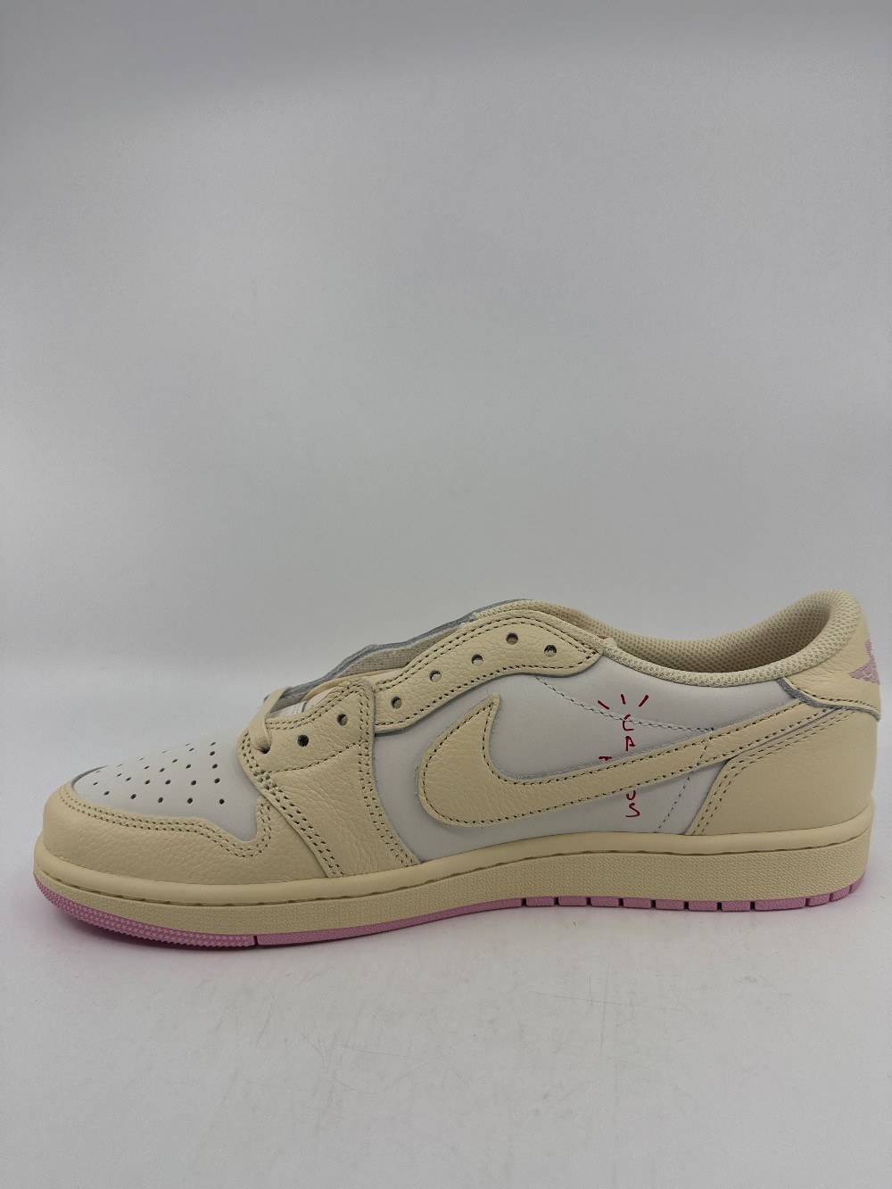 AJ 1 LOW X TRAVIS SCOTT - SHY PINK
