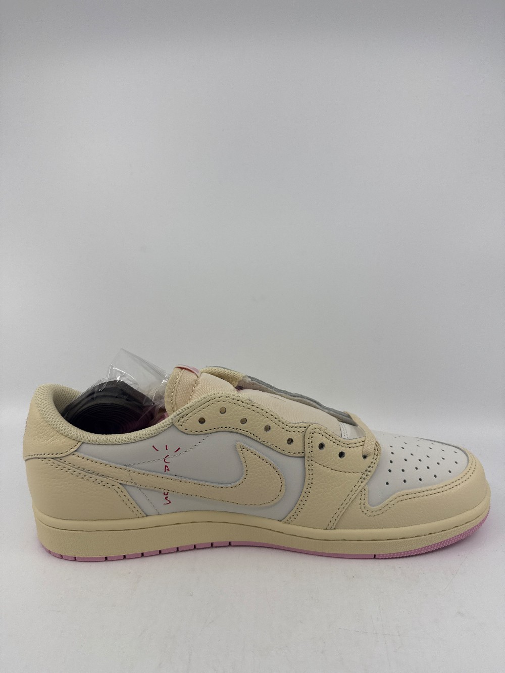 AJ 1 LOW X TRAVIS SCOTT - SHY PINK