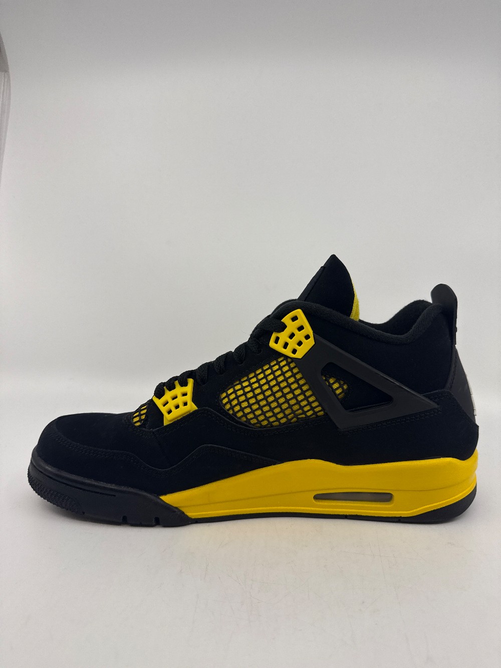 *USED/NO BOX* AJ 4 - THUNDER (2023)