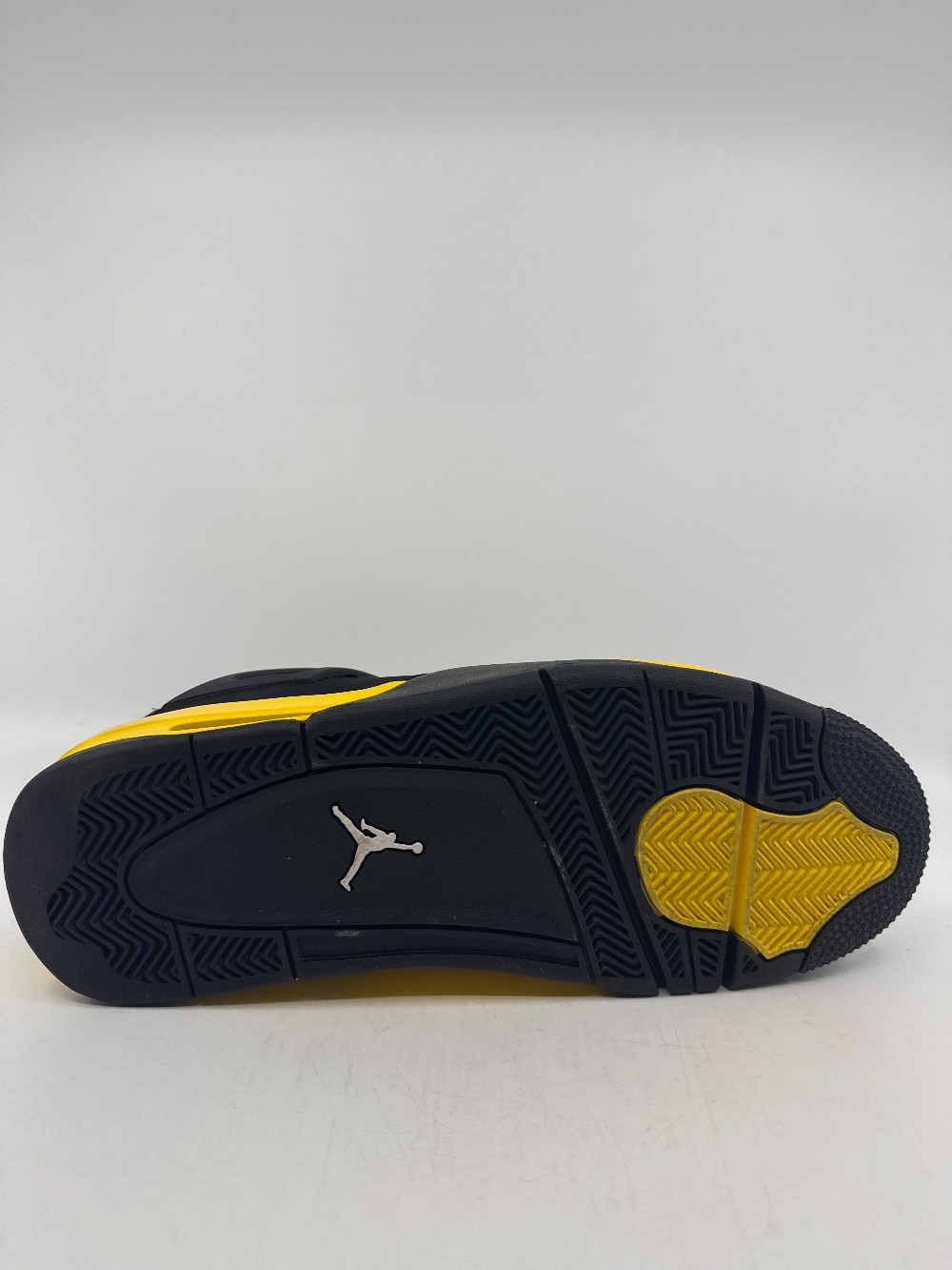 *USED/NO BOX* AJ 4 - THUNDER (2023)