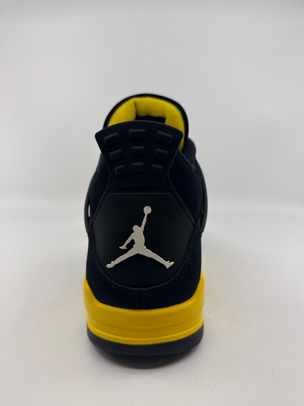 *USED/NO BOX* AJ 4 - THUNDER (2023)