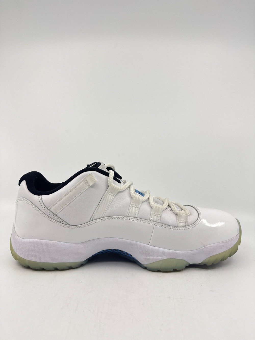 *USED/NO BOX* AJ 11 LOW - LEGEND BLUE