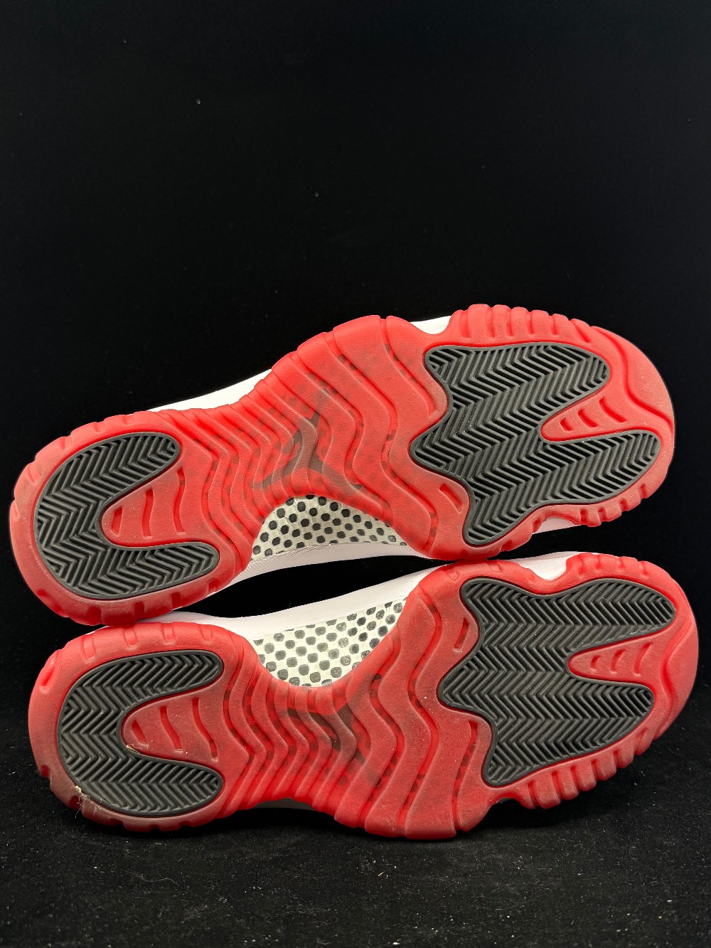 *USED* AJ 11 - PLAYOFFS BRED (2019)