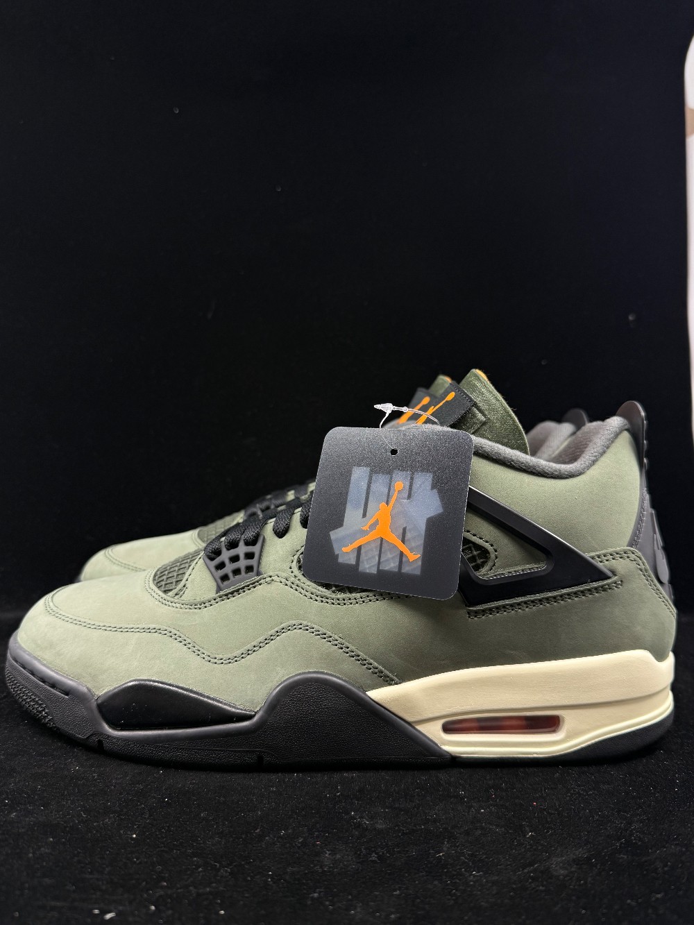 AJ 4 - UNDEFEATED (2025)
