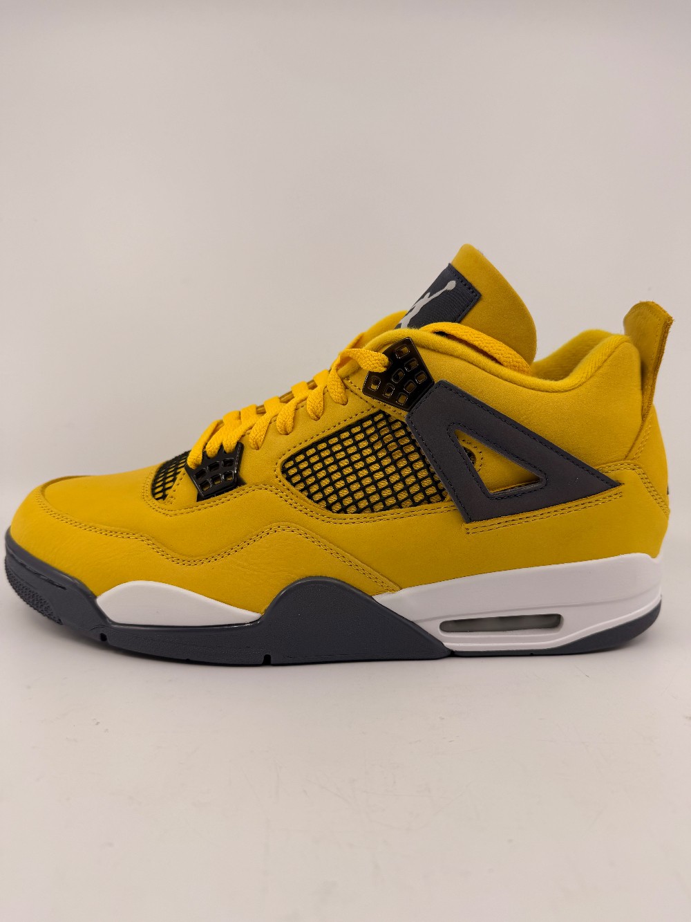 AJ 4 - LIGHTNING (2021)
