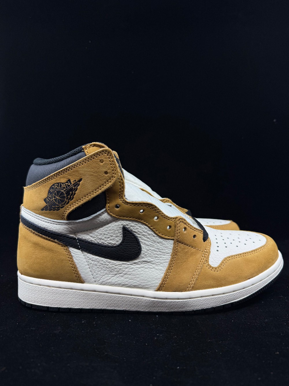 AJ 1 - ROOKIE OF THE YEAR