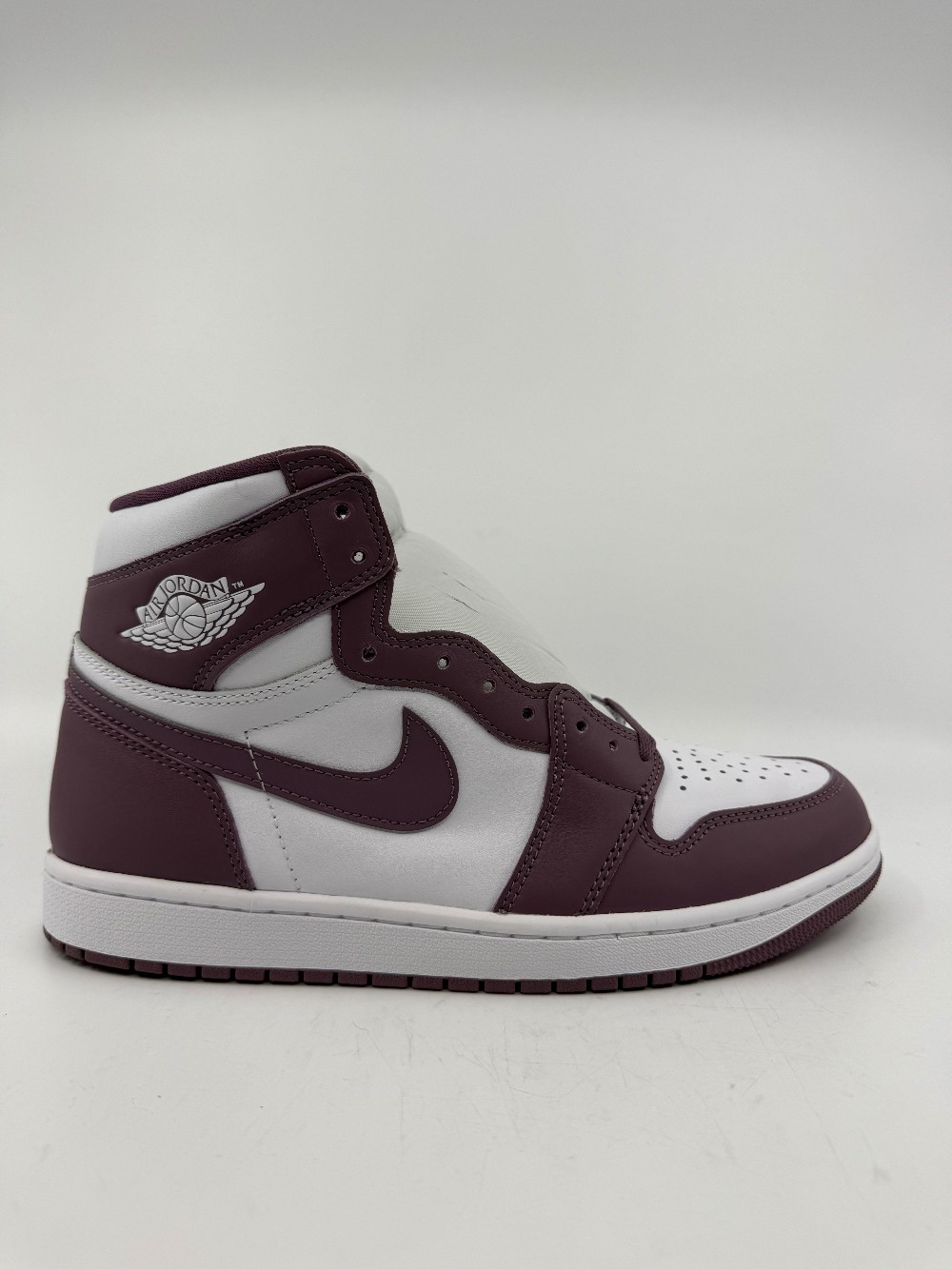 AJ 1 - ARTISANAL TEAM RED