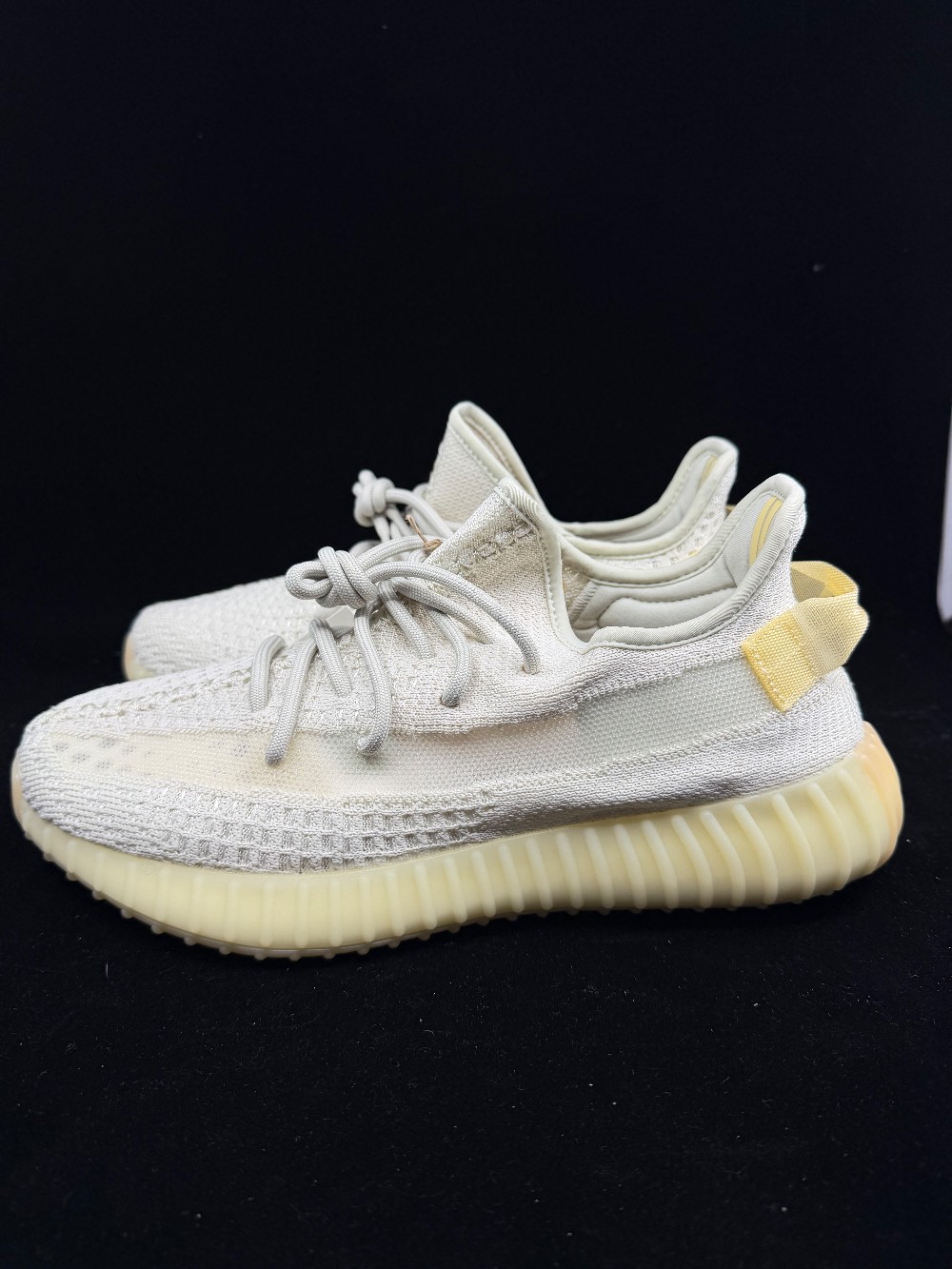 *REP. BOX* YEEZY 350 BOOST V2 - UV LIGHT