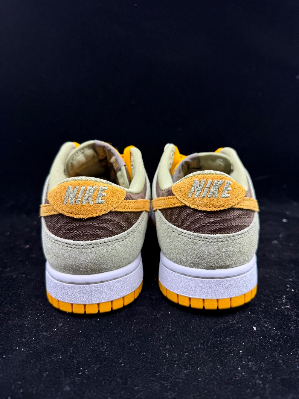 NIKE DUNK LOW - DUSTY OLIVE